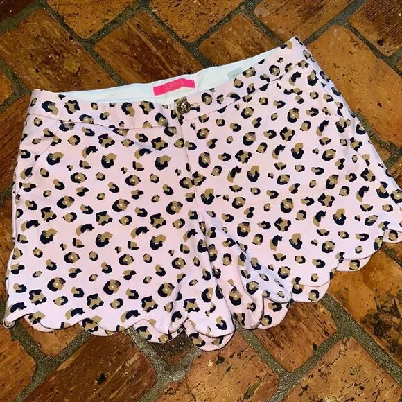 Lilly Pulitzer pink leopard scalloped knit shorts - Picture 1 of 8